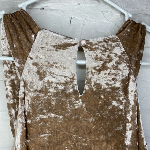 🆕 Porridge Clothing Jessie Velvet Halter Top - Picture 8 of 9